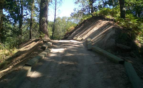 Destrozo parapeto defensivo do castro